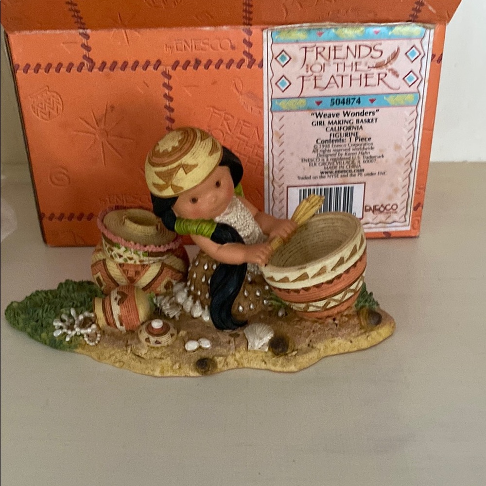 Enesco 'Friends of the Feather' Figurine - Multicolor